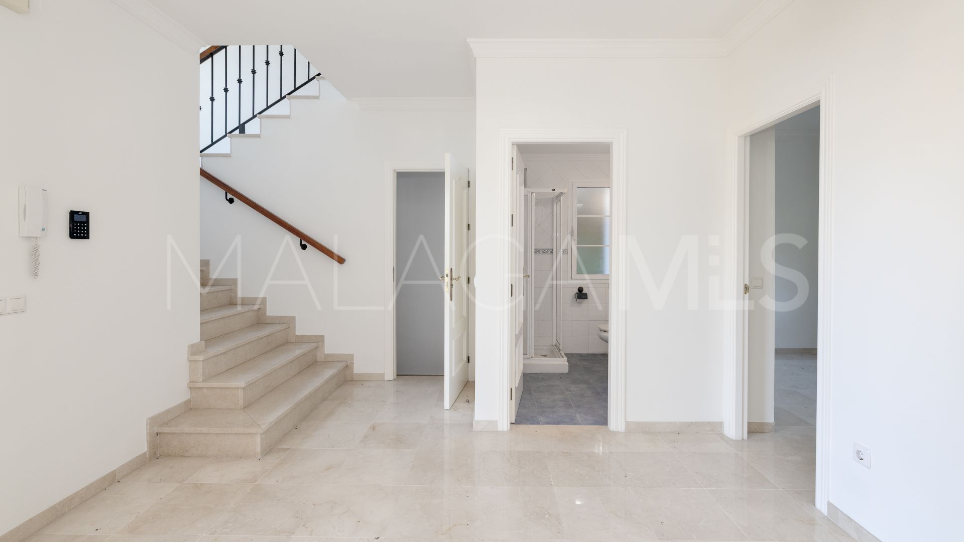 Villa for sale in Calahonda