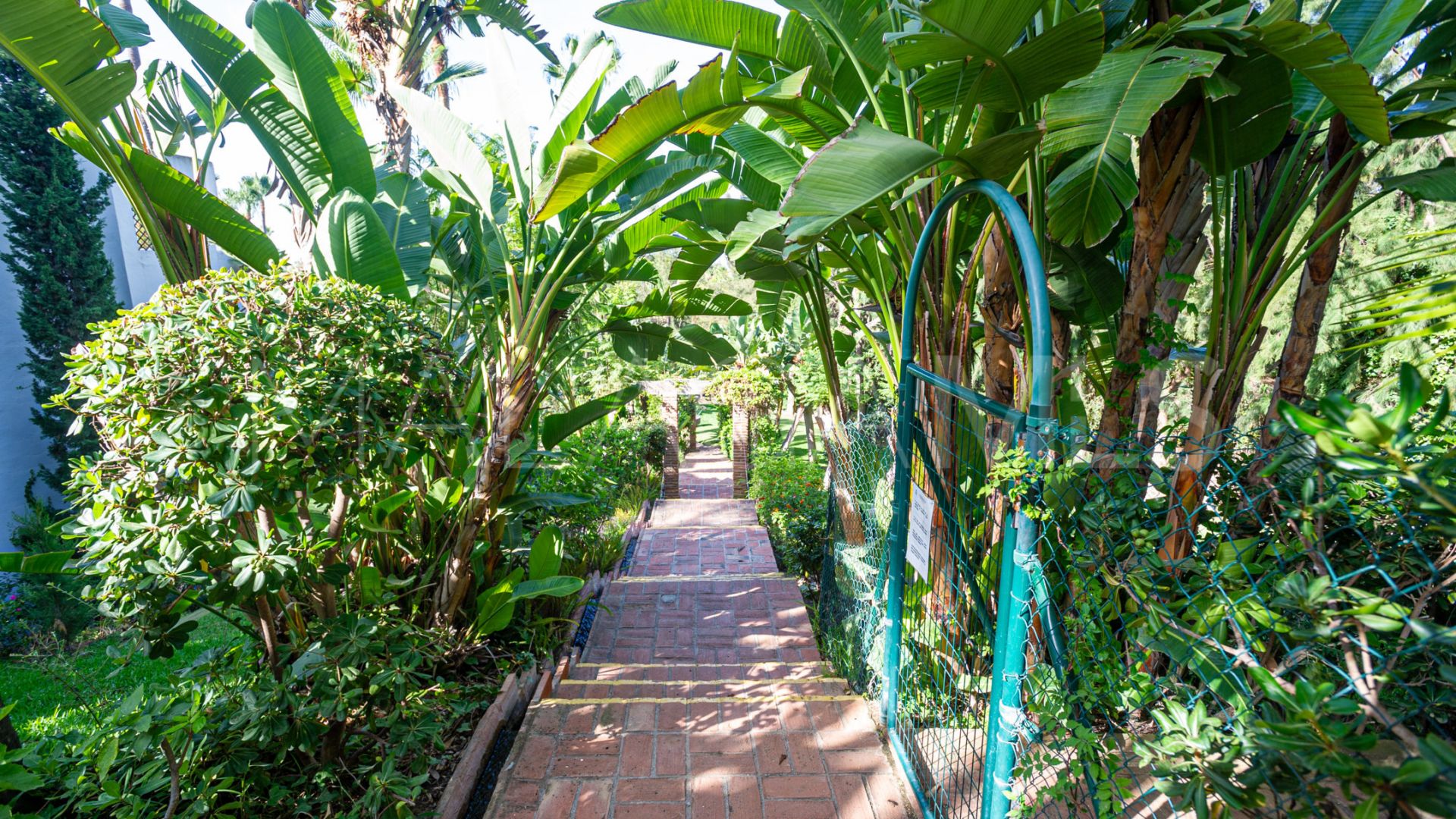 Duplex for sale in Eden Hill with 4 bedrooms