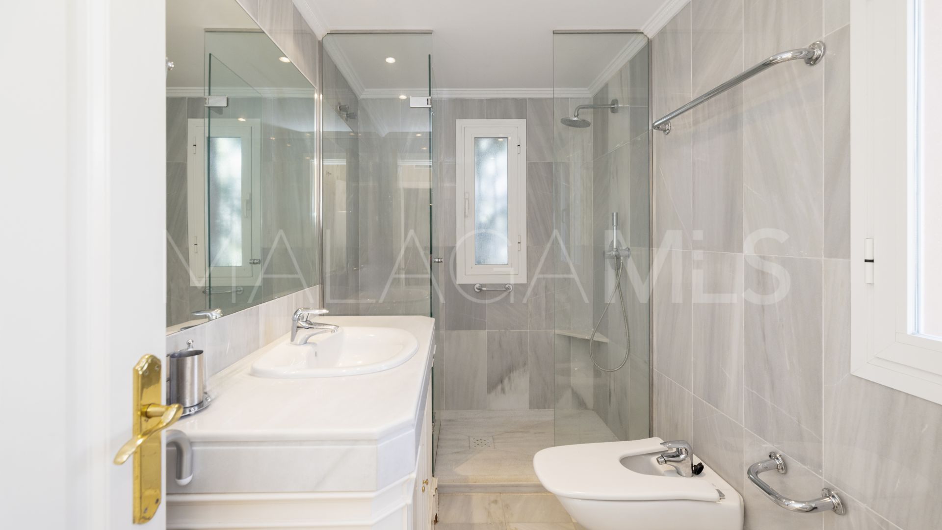 Buy villa in Casablanca with 5 bedrooms