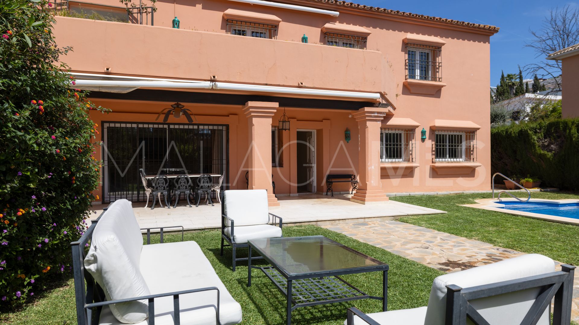Buy villa in Casablanca with 5 bedrooms