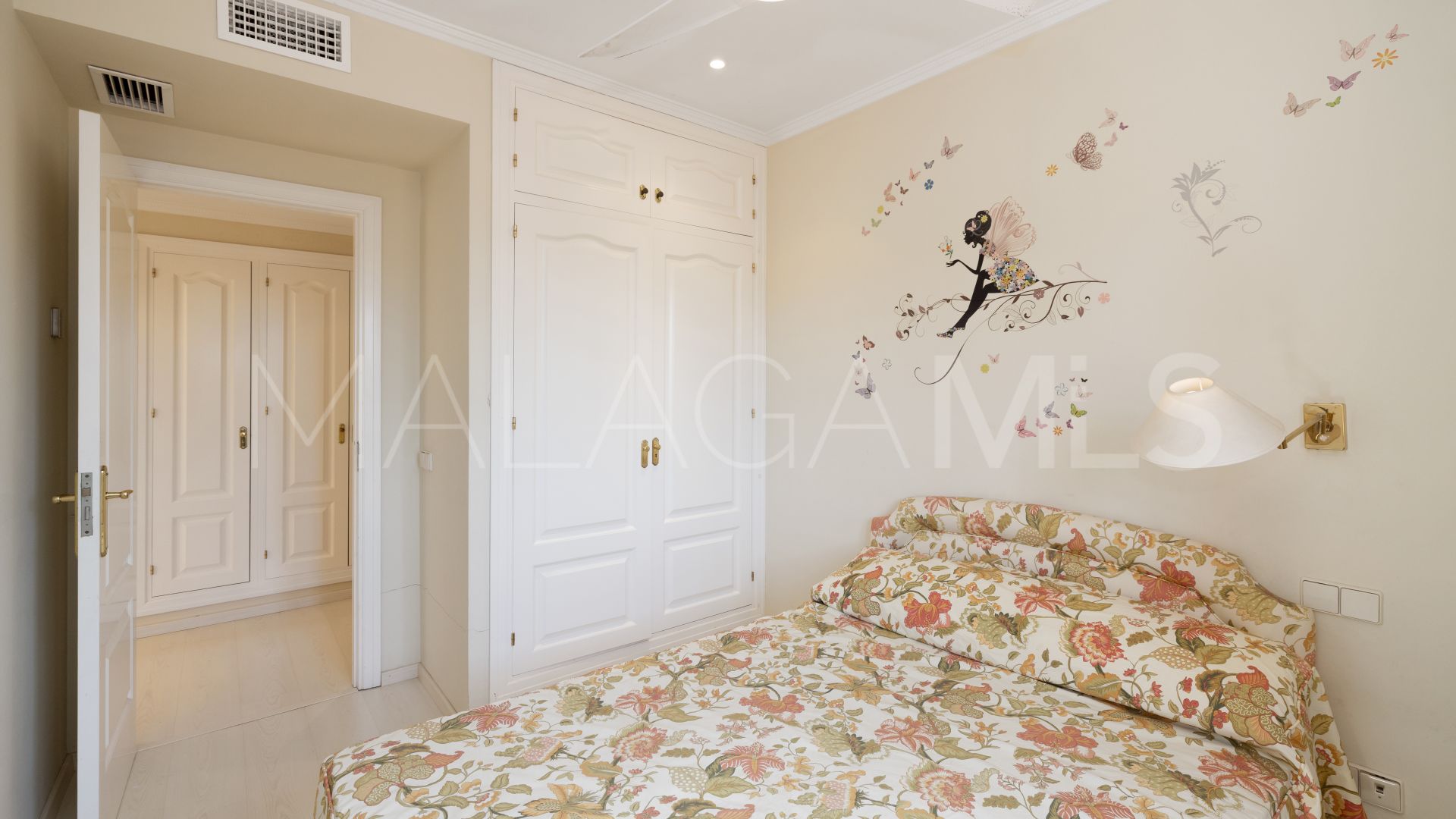 Buy villa in Casablanca with 5 bedrooms