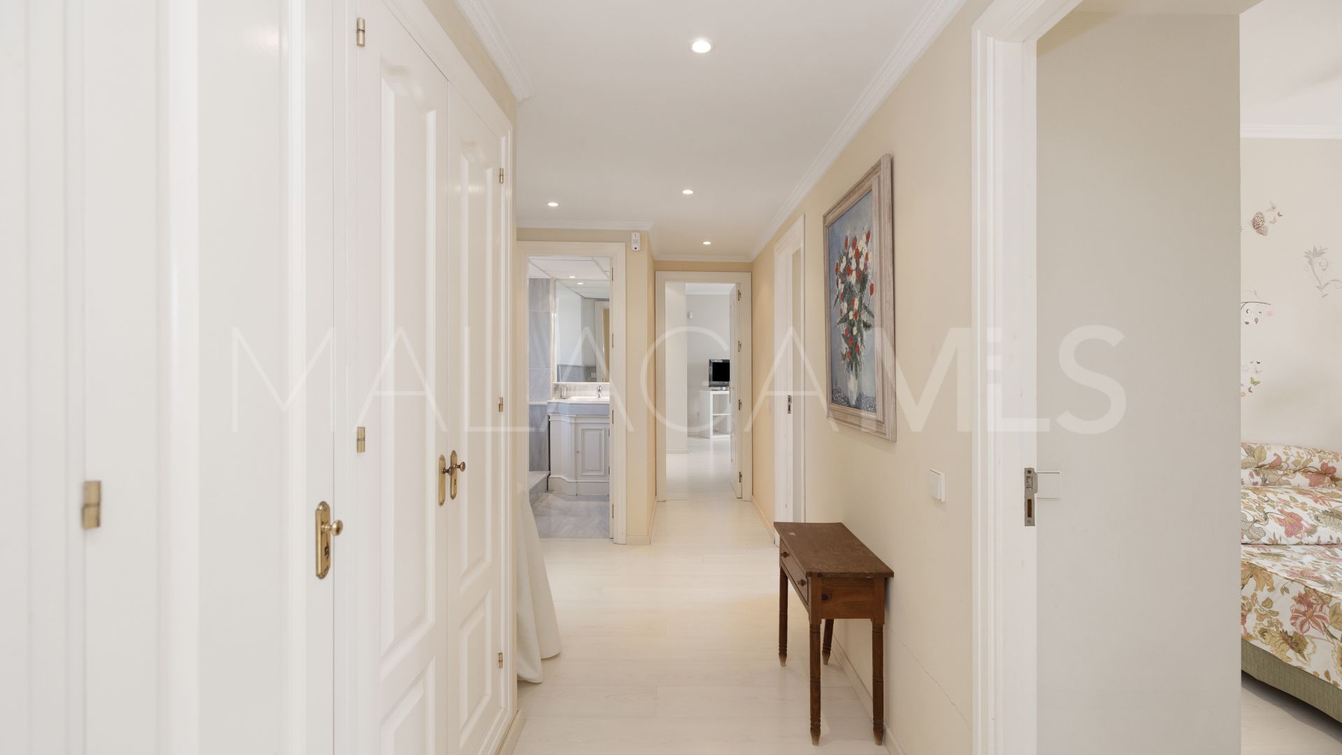 Buy villa in Casablanca with 5 bedrooms