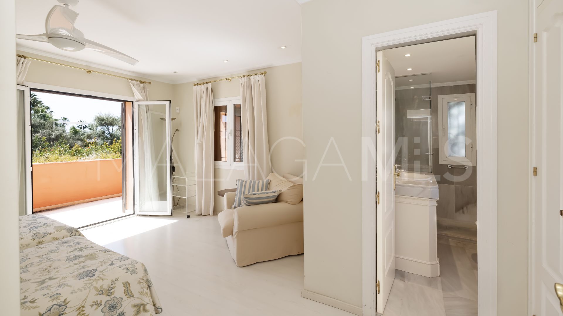 Buy villa in Casablanca with 5 bedrooms