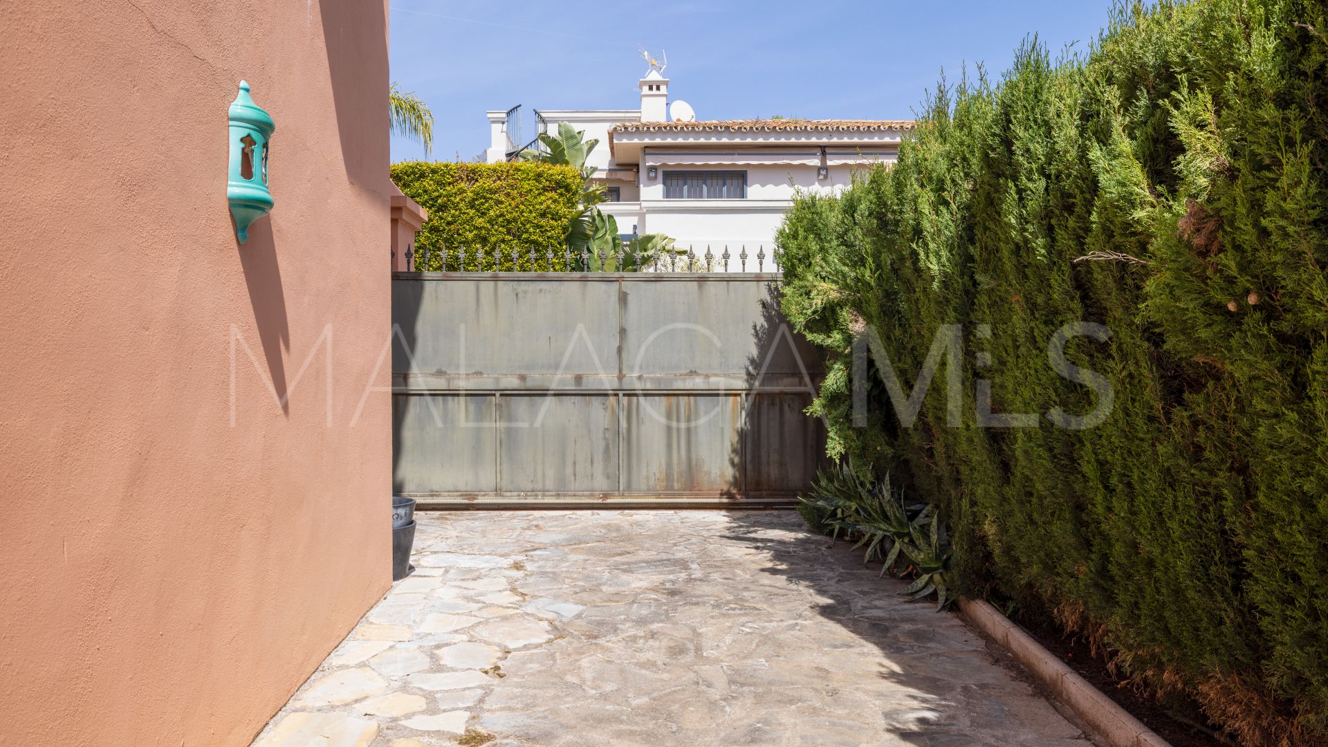 Buy villa in Casablanca with 5 bedrooms