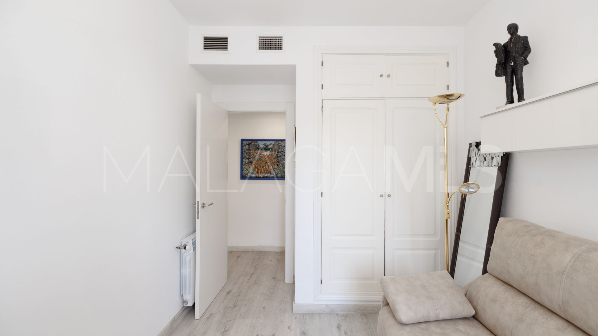 Duplex penthouse for sale in Marbella Real