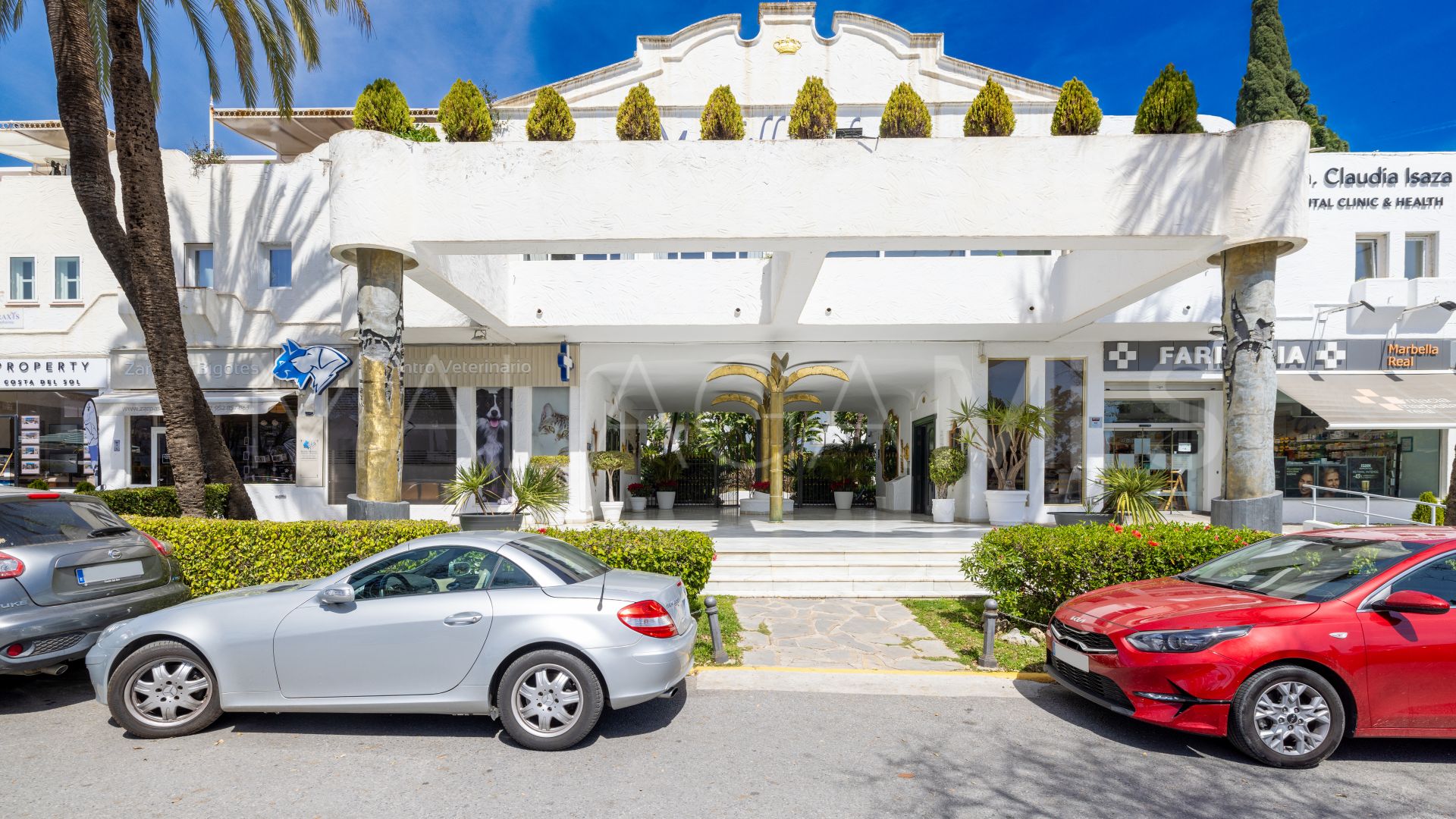 Duplex penthouse for sale in Marbella Real