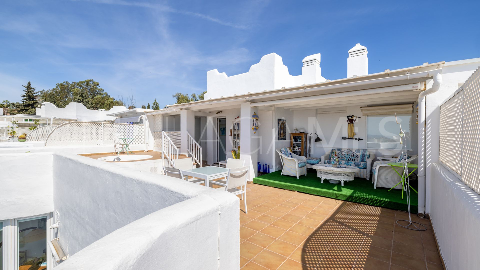 Duplex penthouse for sale in Marbella Real