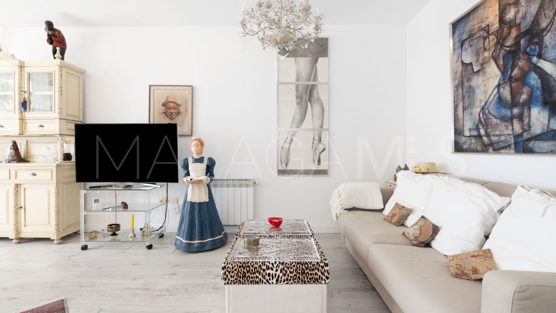 Duplex penthouse for sale in Marbella Real