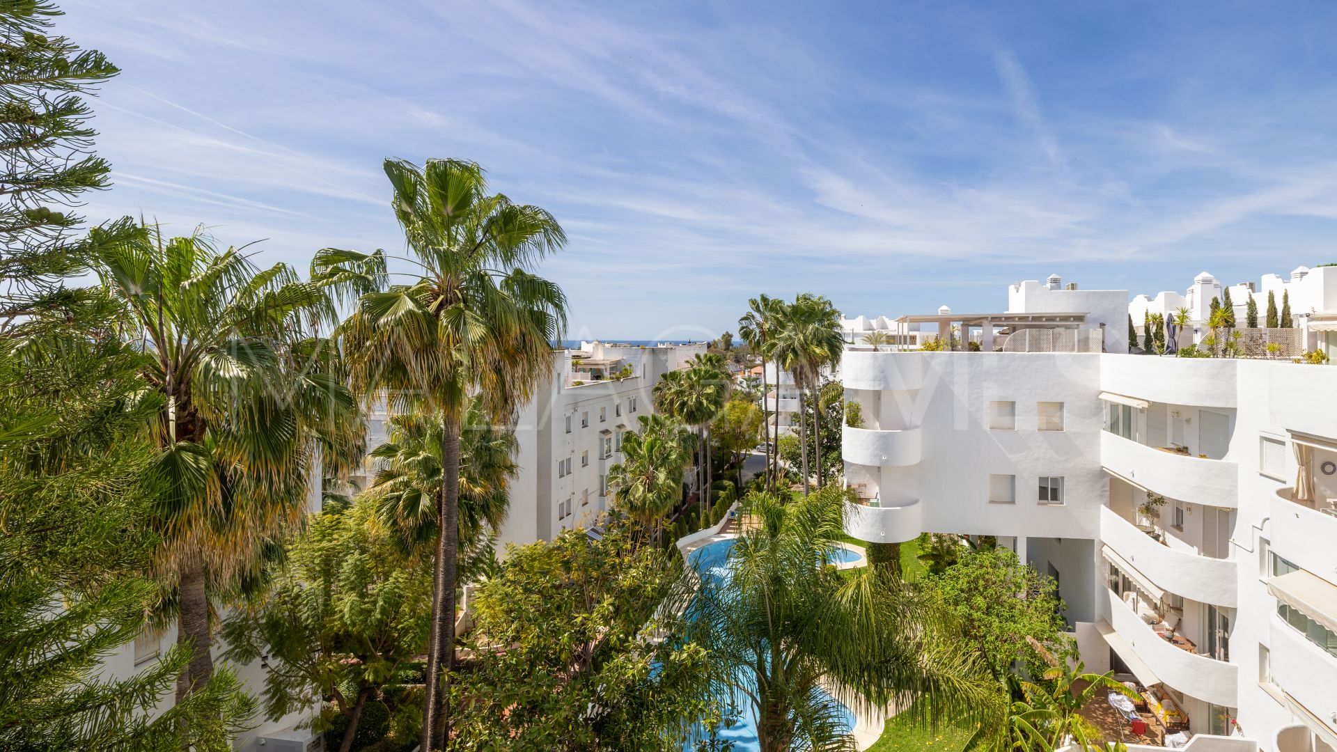 Duplex penthouse for sale in Marbella Real