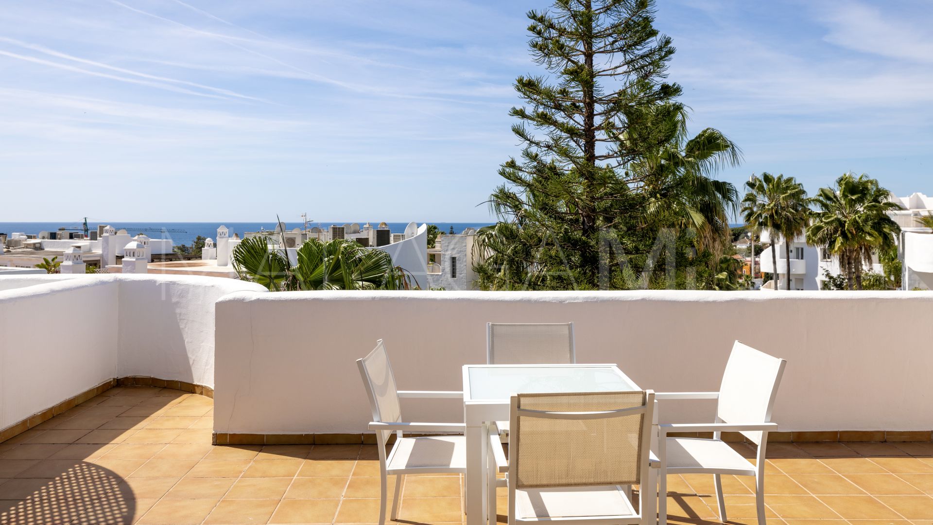 Duplex penthouse for sale in Marbella Real