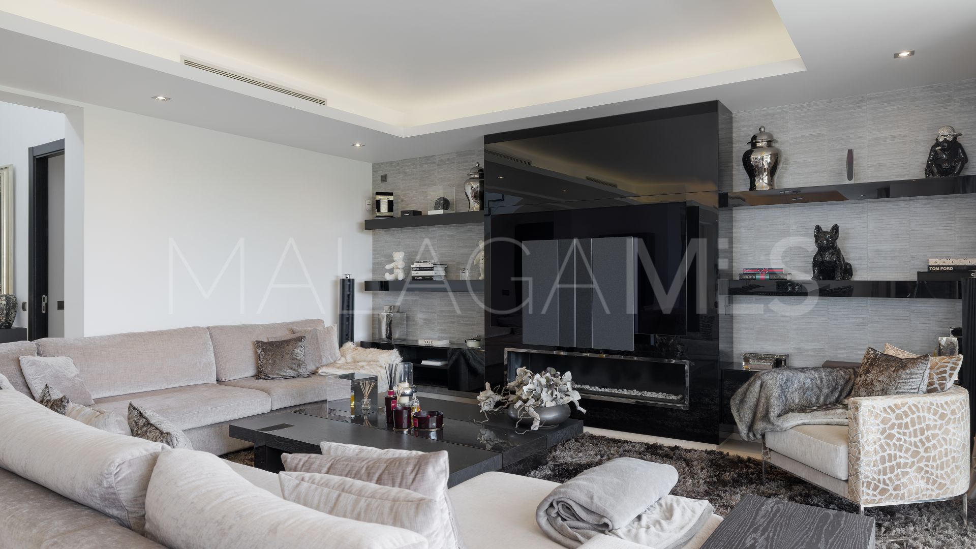 Villa for sale in Altos de Puente Romano