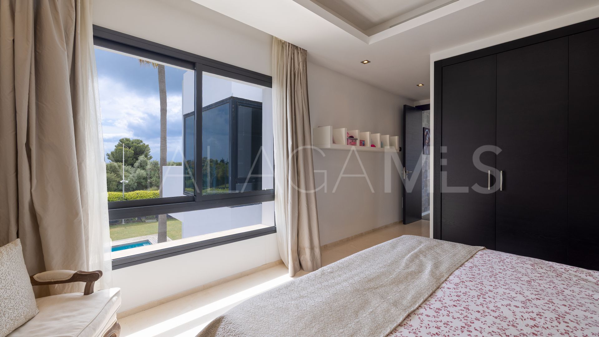 Villa for sale in Altos de Puente Romano