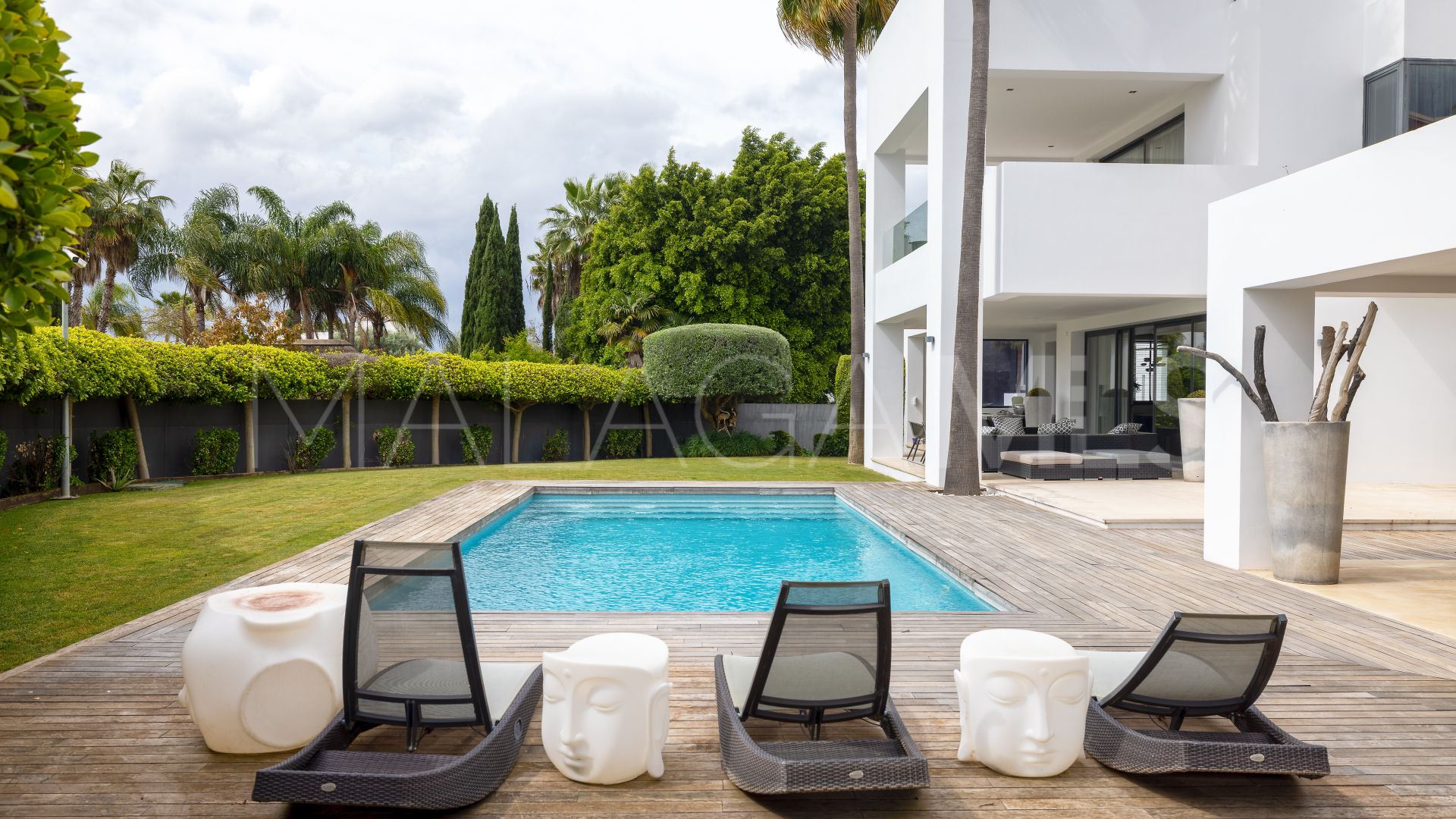 Villa for sale in Altos de Puente Romano