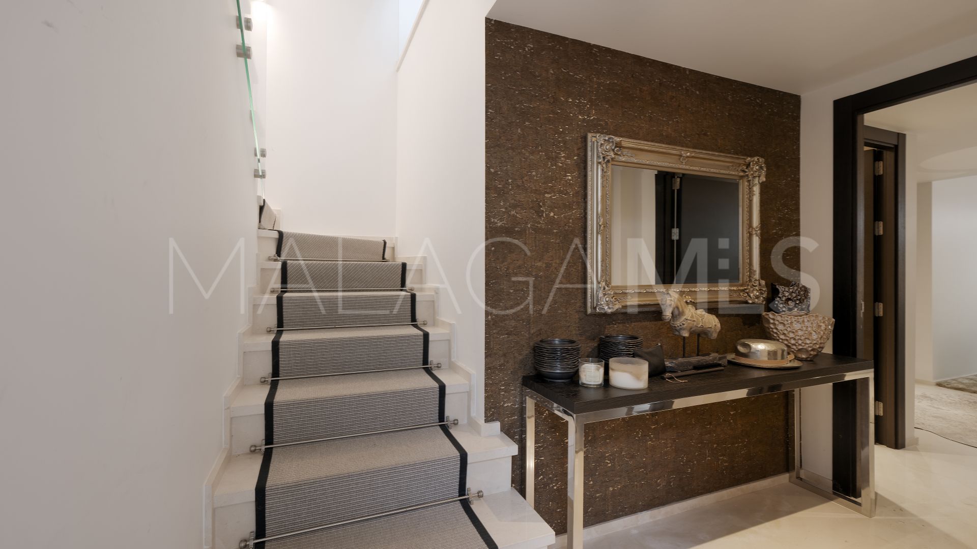 Villa for sale in Altos de Puente Romano