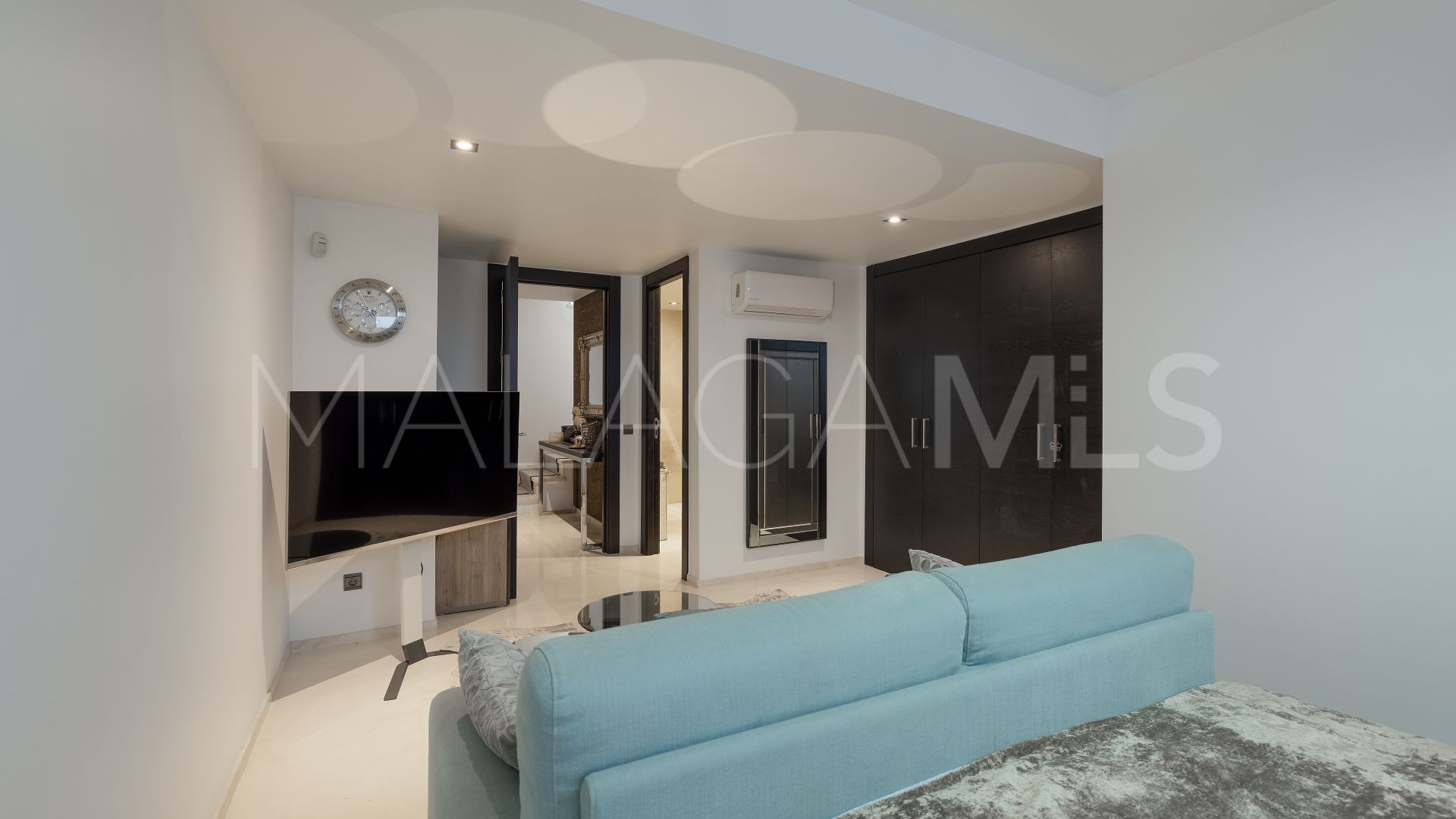 Villa for sale in Altos de Puente Romano