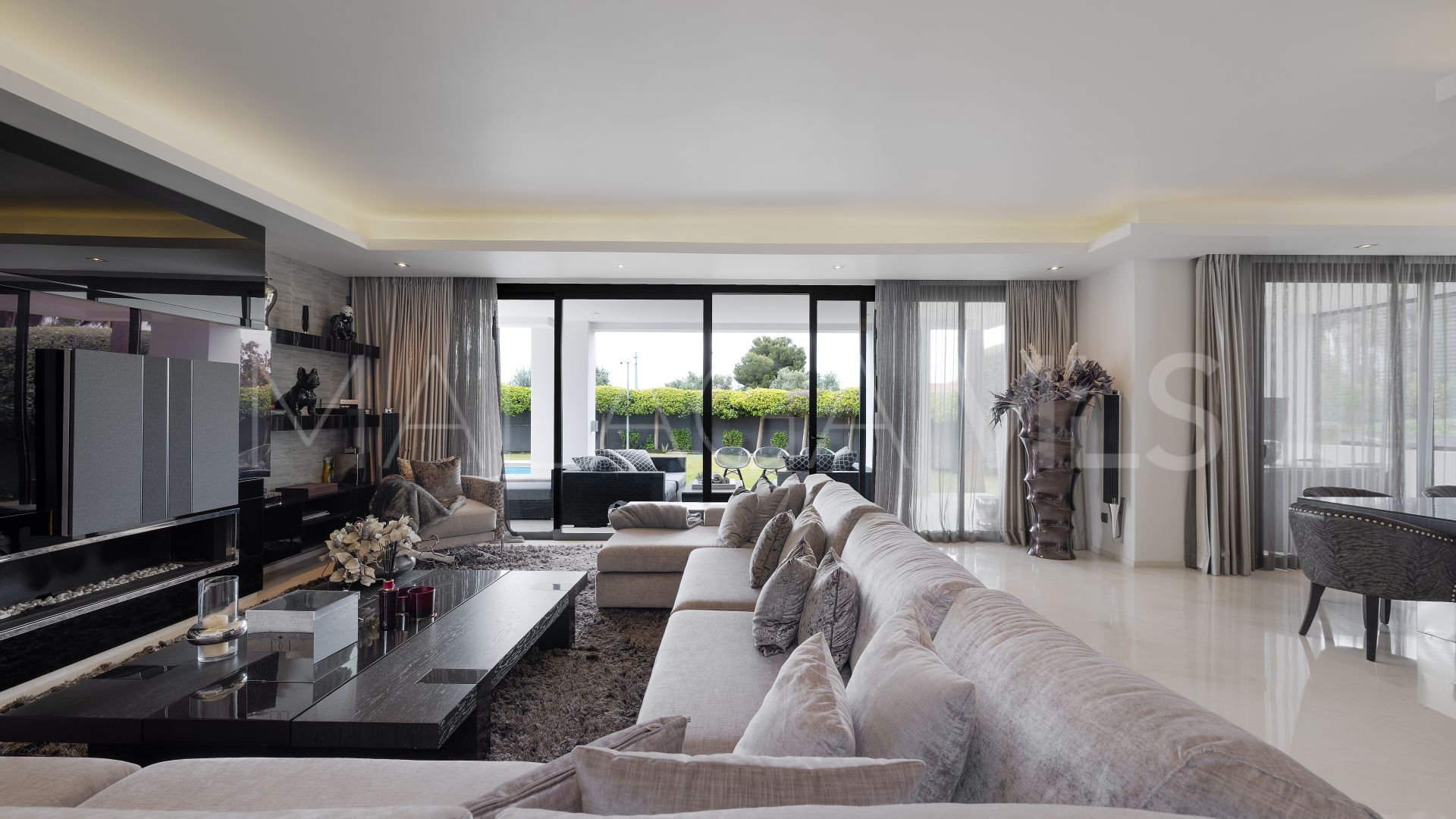 Villa for sale in Altos de Puente Romano