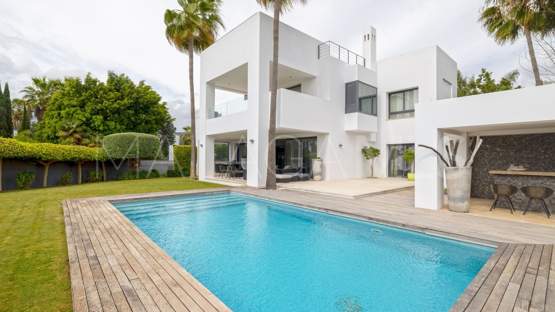 Villa for sale in Altos de Puente Romano