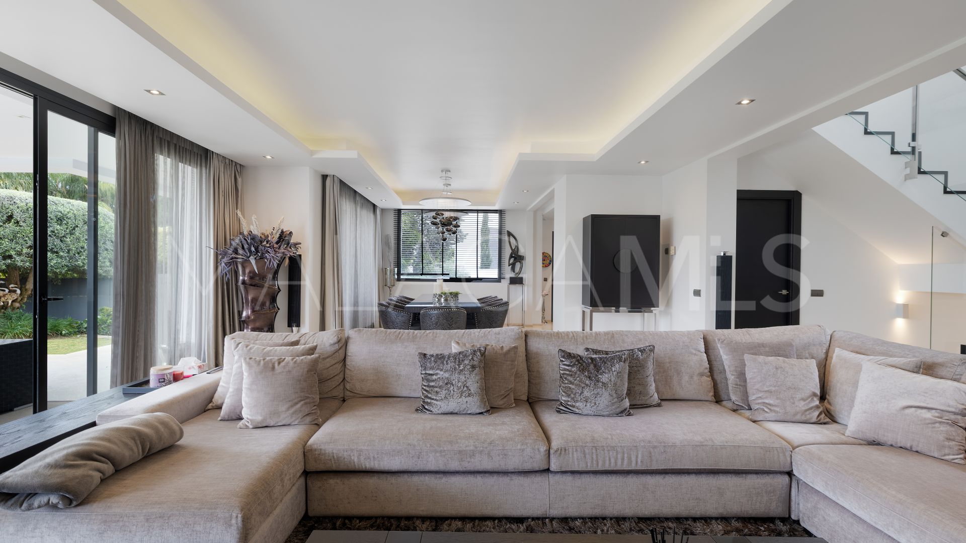 Villa for sale in Altos de Puente Romano
