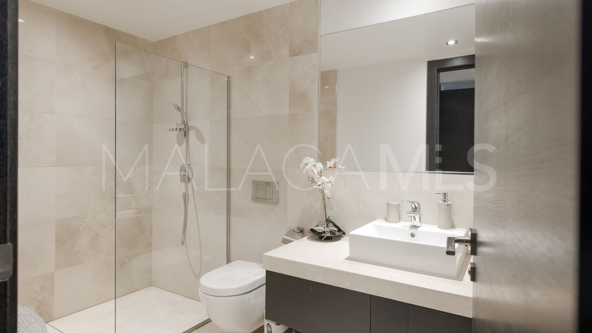 Villa for sale in Altos de Puente Romano