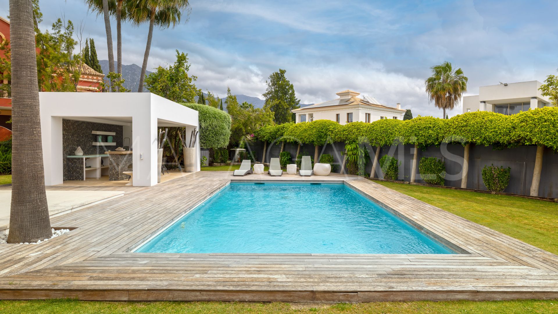 Villa for sale in Altos de Puente Romano