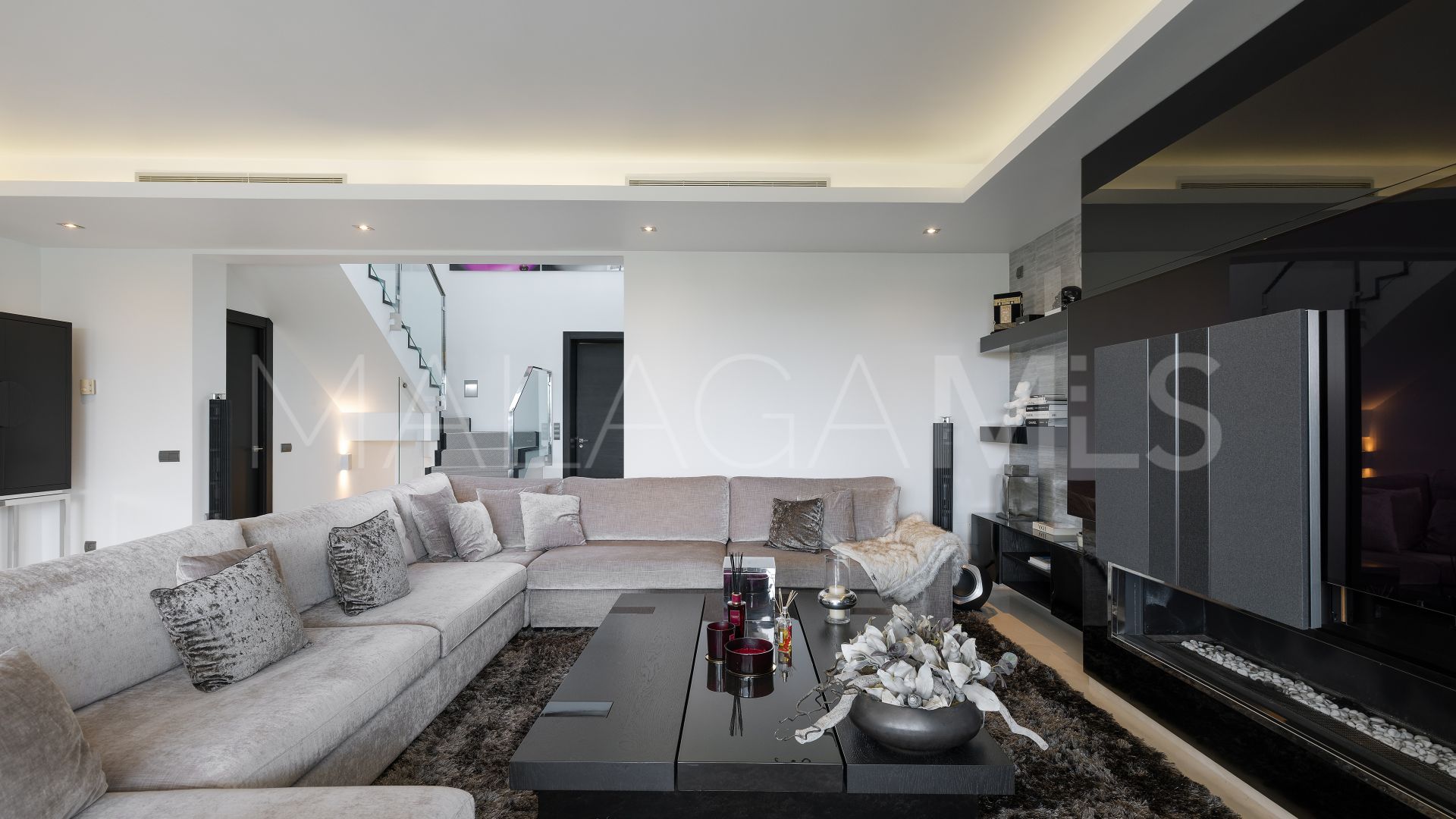 Villa for sale in Altos de Puente Romano