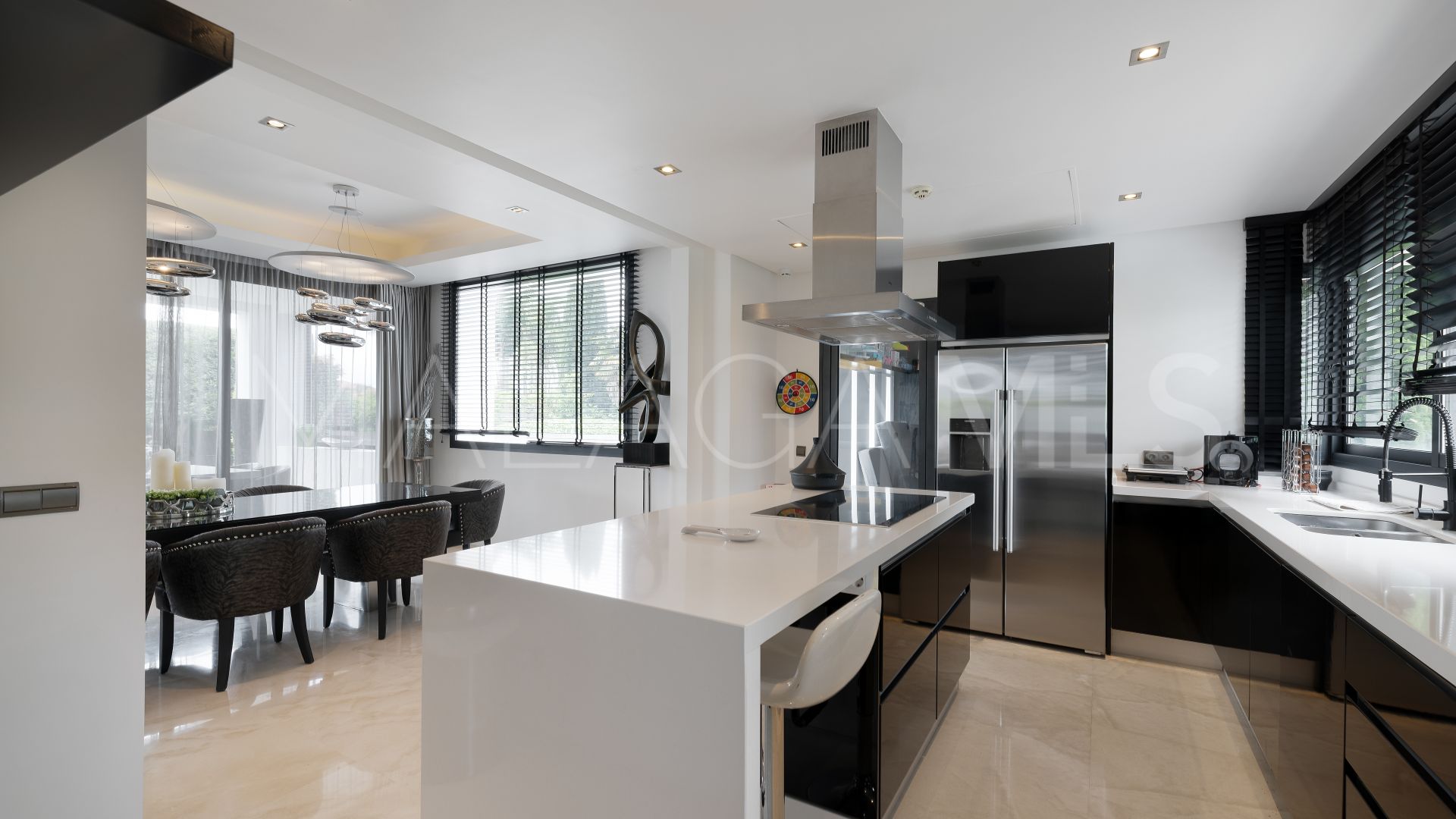 Villa for sale in Altos de Puente Romano