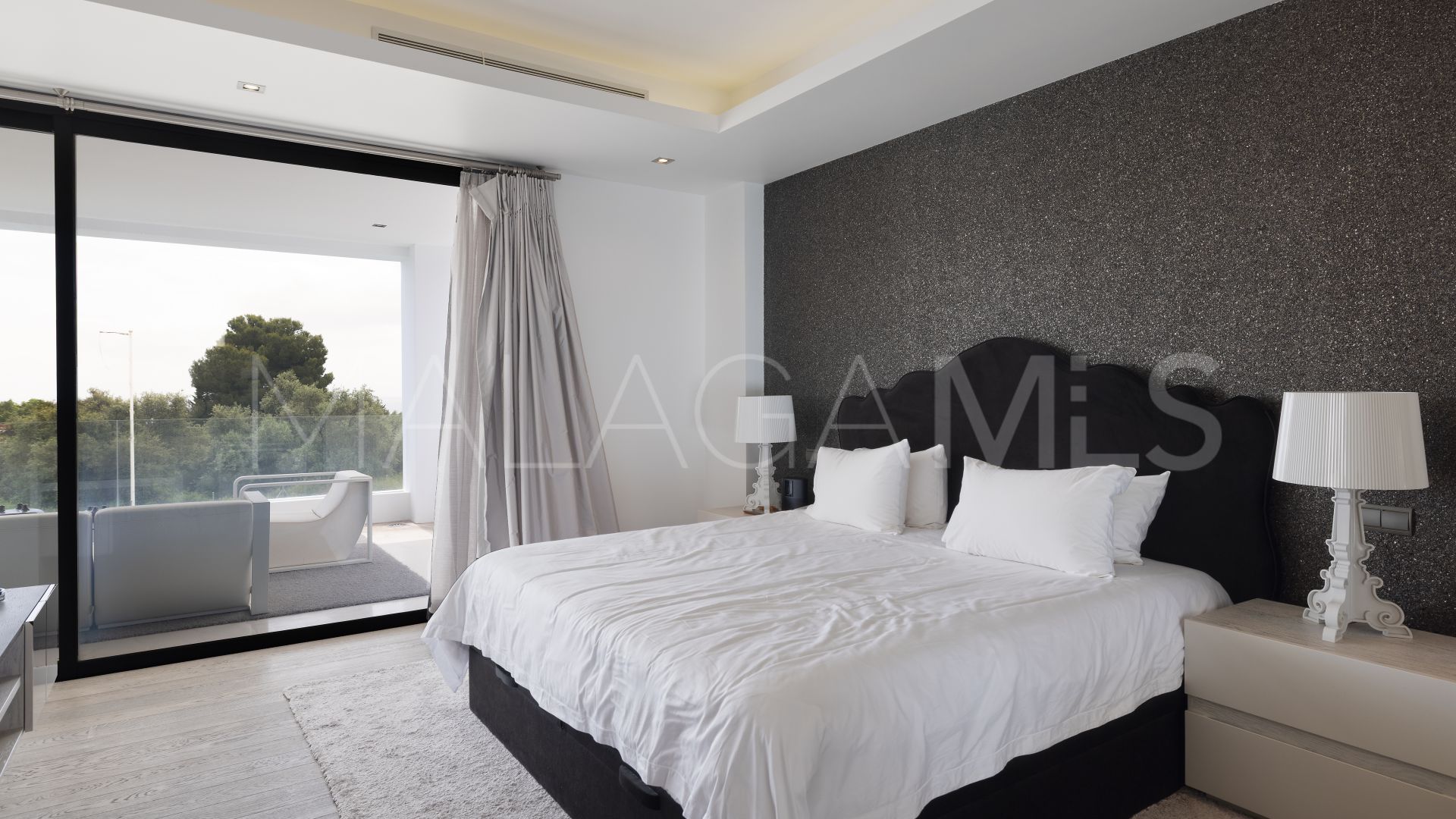 Villa for sale in Altos de Puente Romano