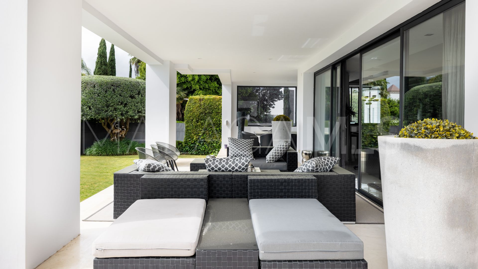 Villa for sale in Altos de Puente Romano