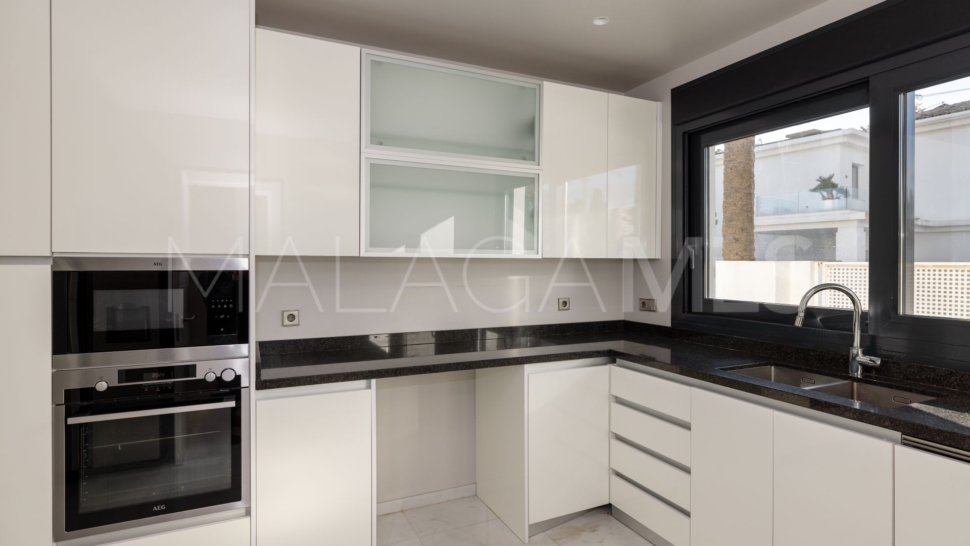 Villa for sale in Marbesa