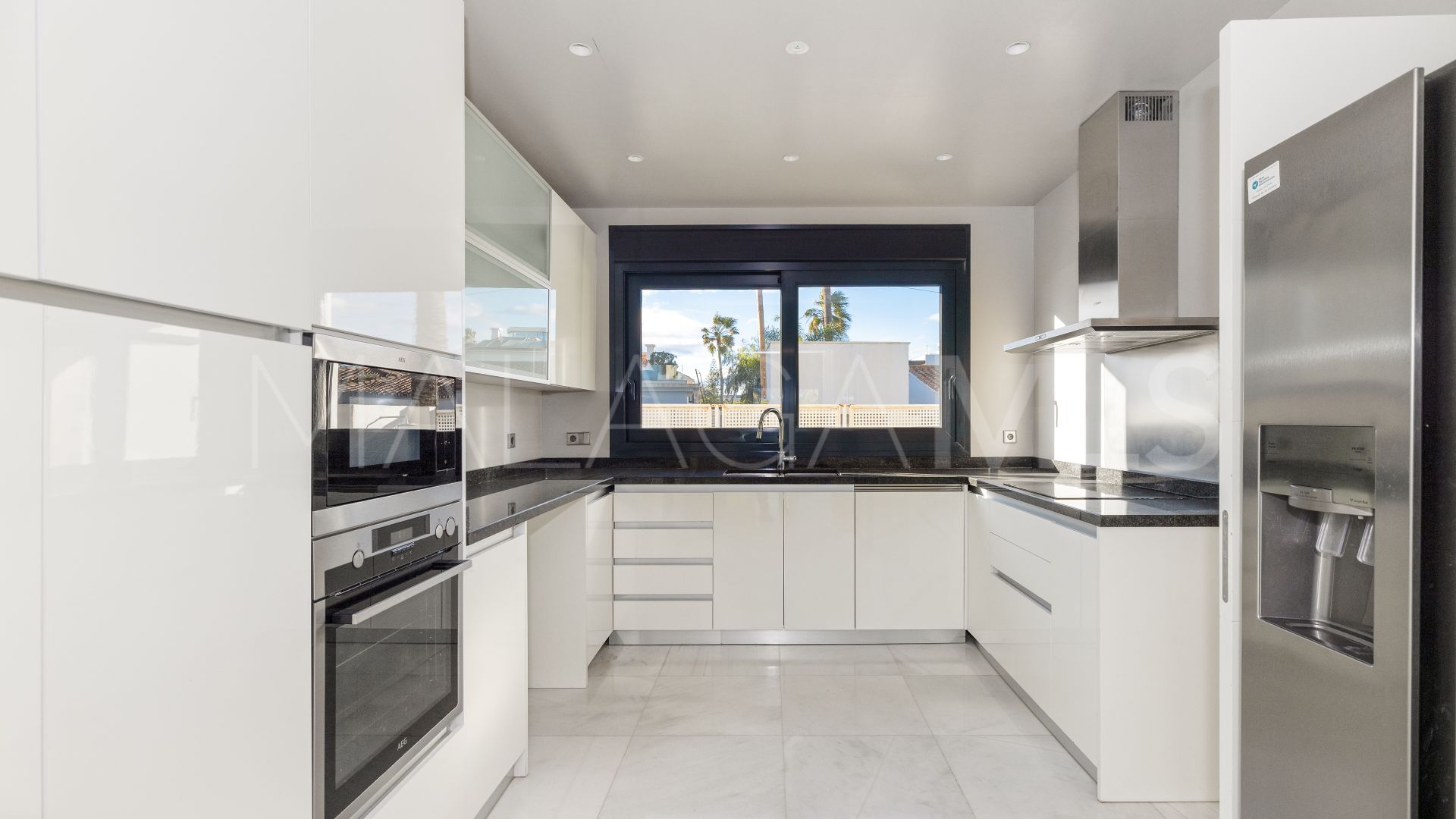 Villa for sale in Marbesa