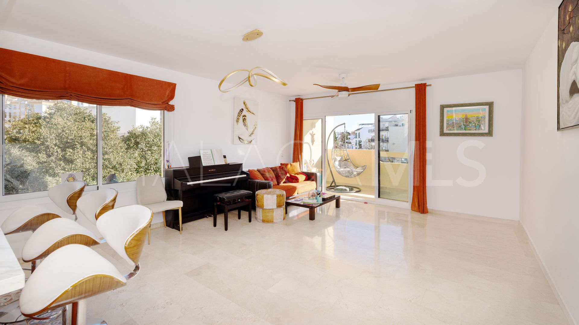 Apartment for sale in Marbella Centro with 3 bedrooms