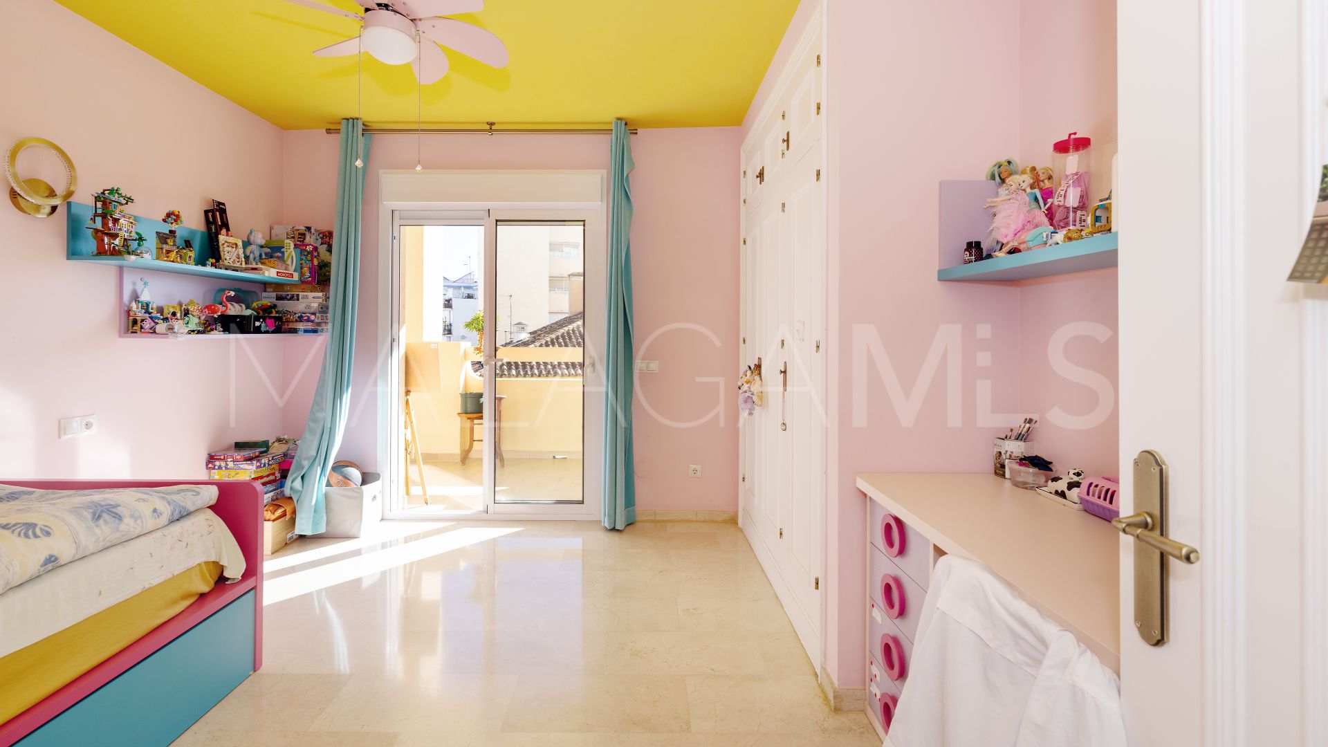 Apartment for sale in Marbella Centro with 3 bedrooms