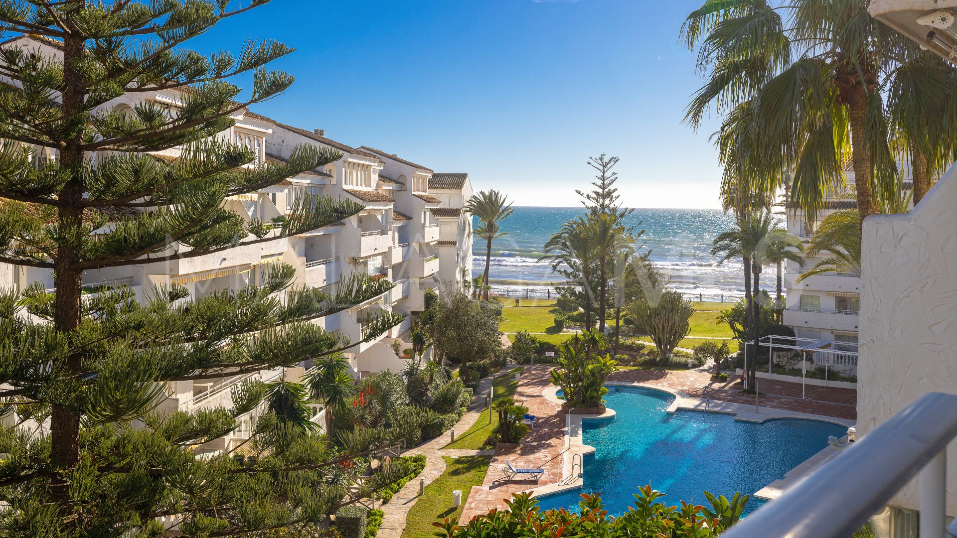 Atico duplex a la venta with 4 bedrooms in Marbesa