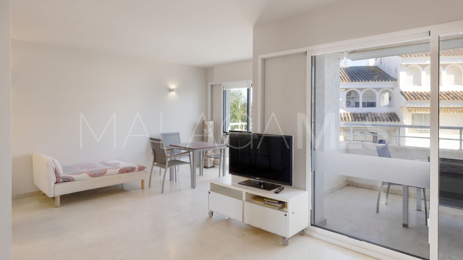 Atico duplex a la venta with 4 bedrooms in Marbesa