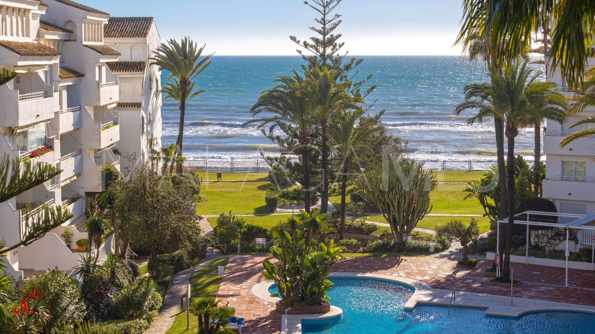 Atico duplex a la venta with 4 bedrooms in Marbesa