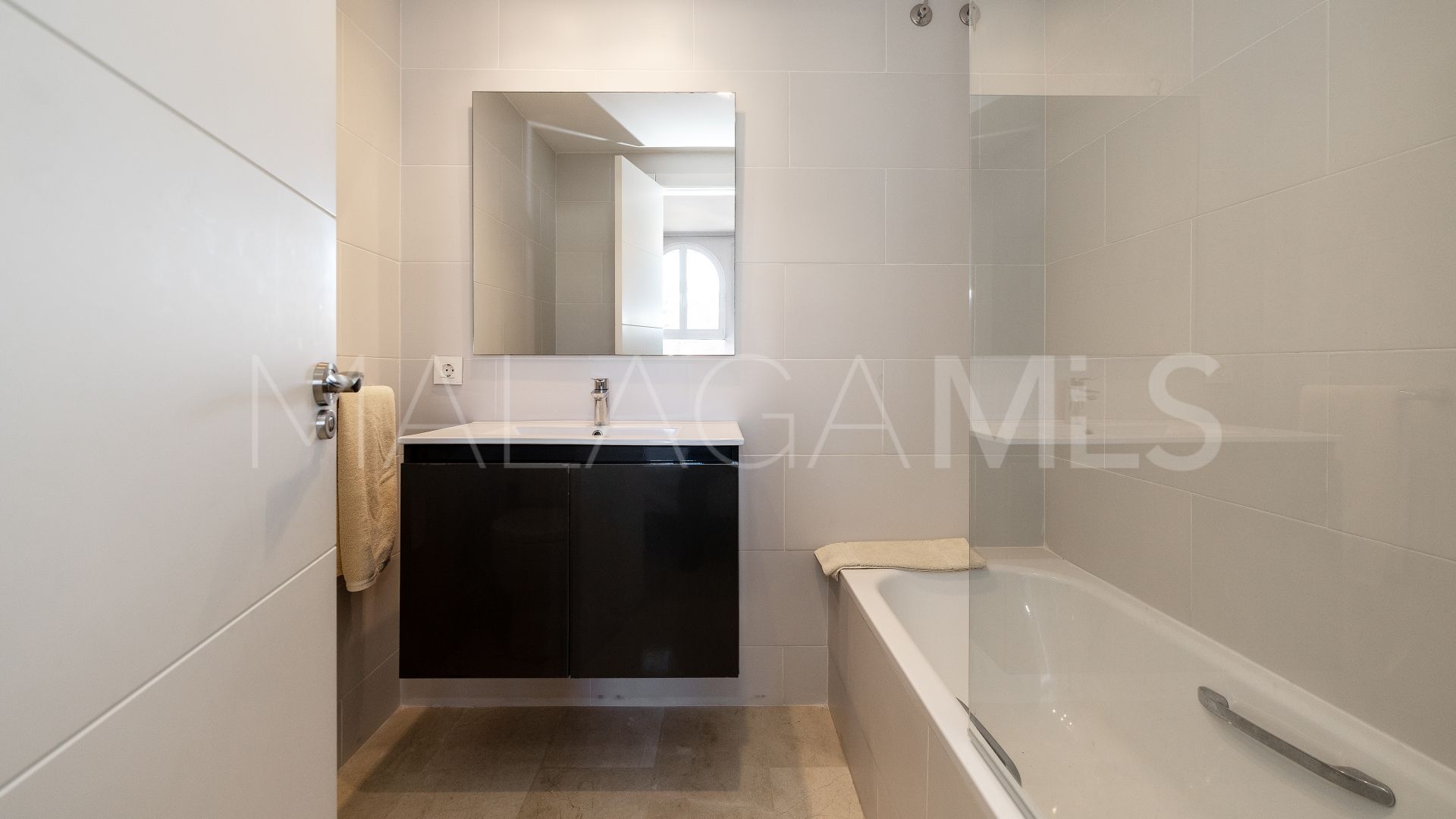 Atico duplex a la venta with 4 bedrooms in Marbesa