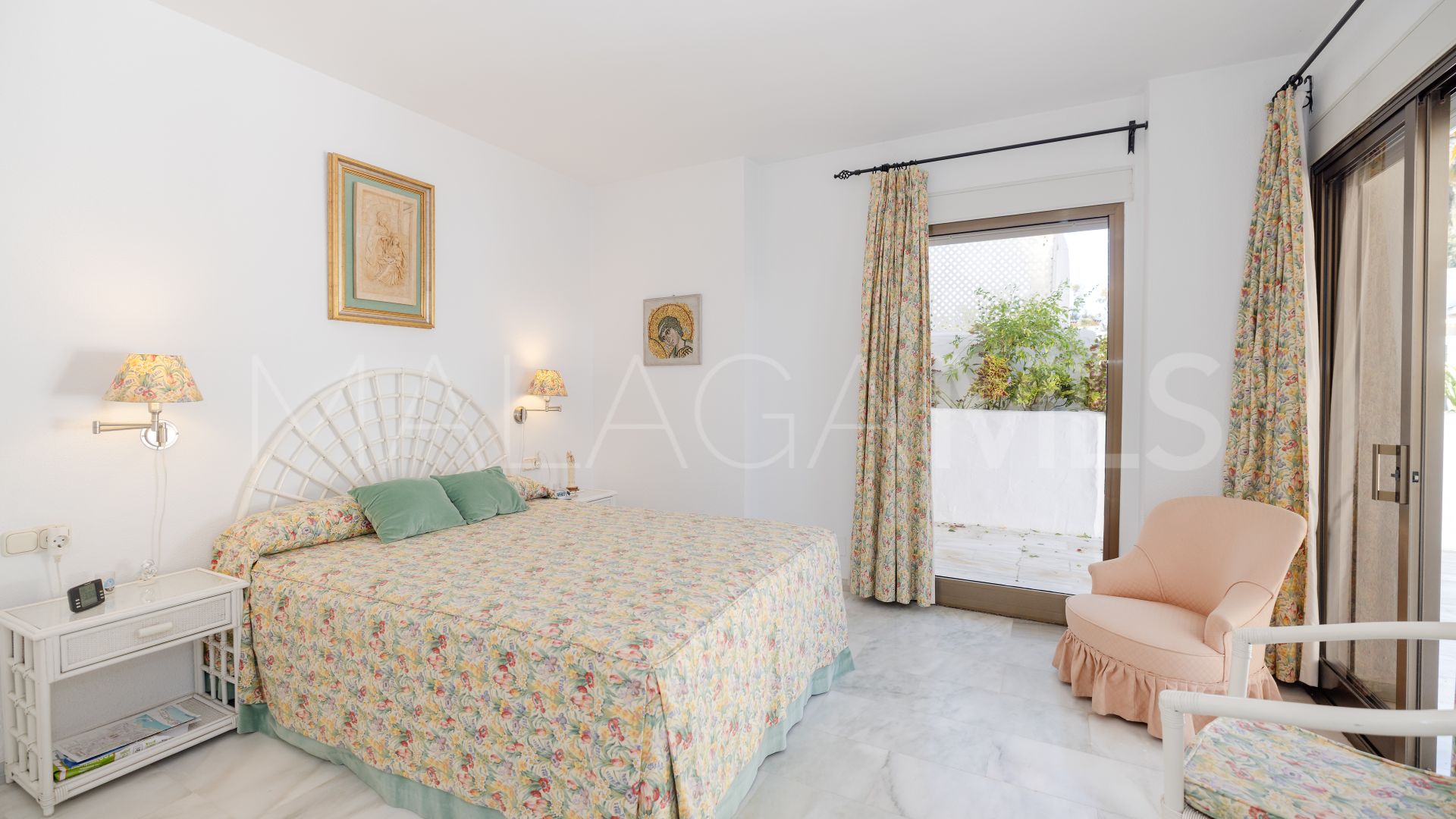 For sale apartment in Golden Beach