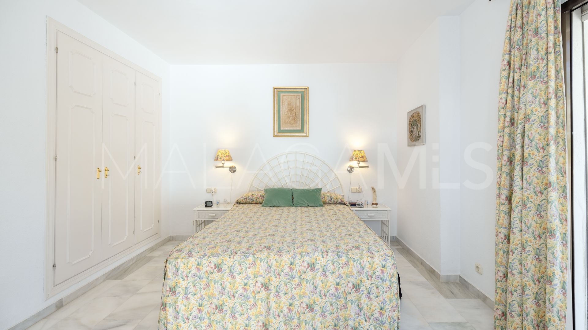 For sale apartment in Golden Beach