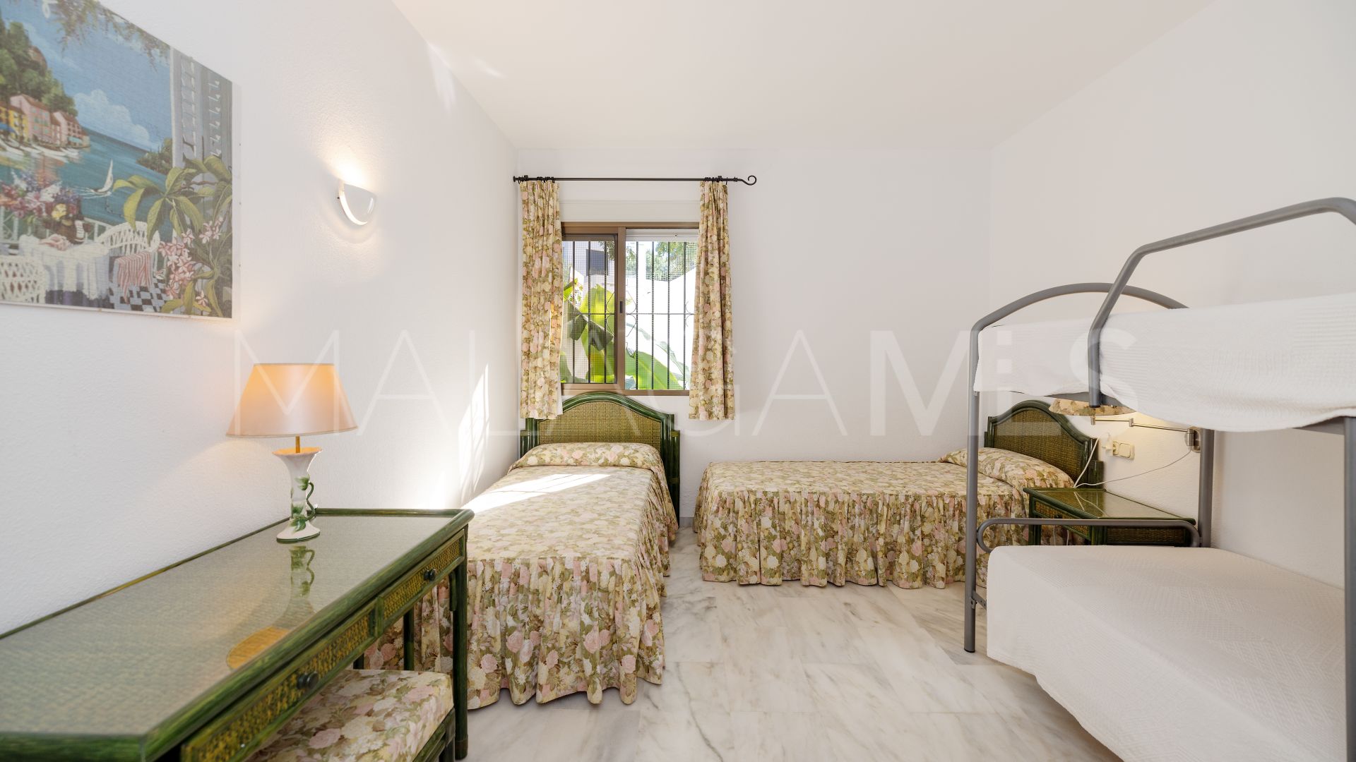 For sale apartment in Golden Beach