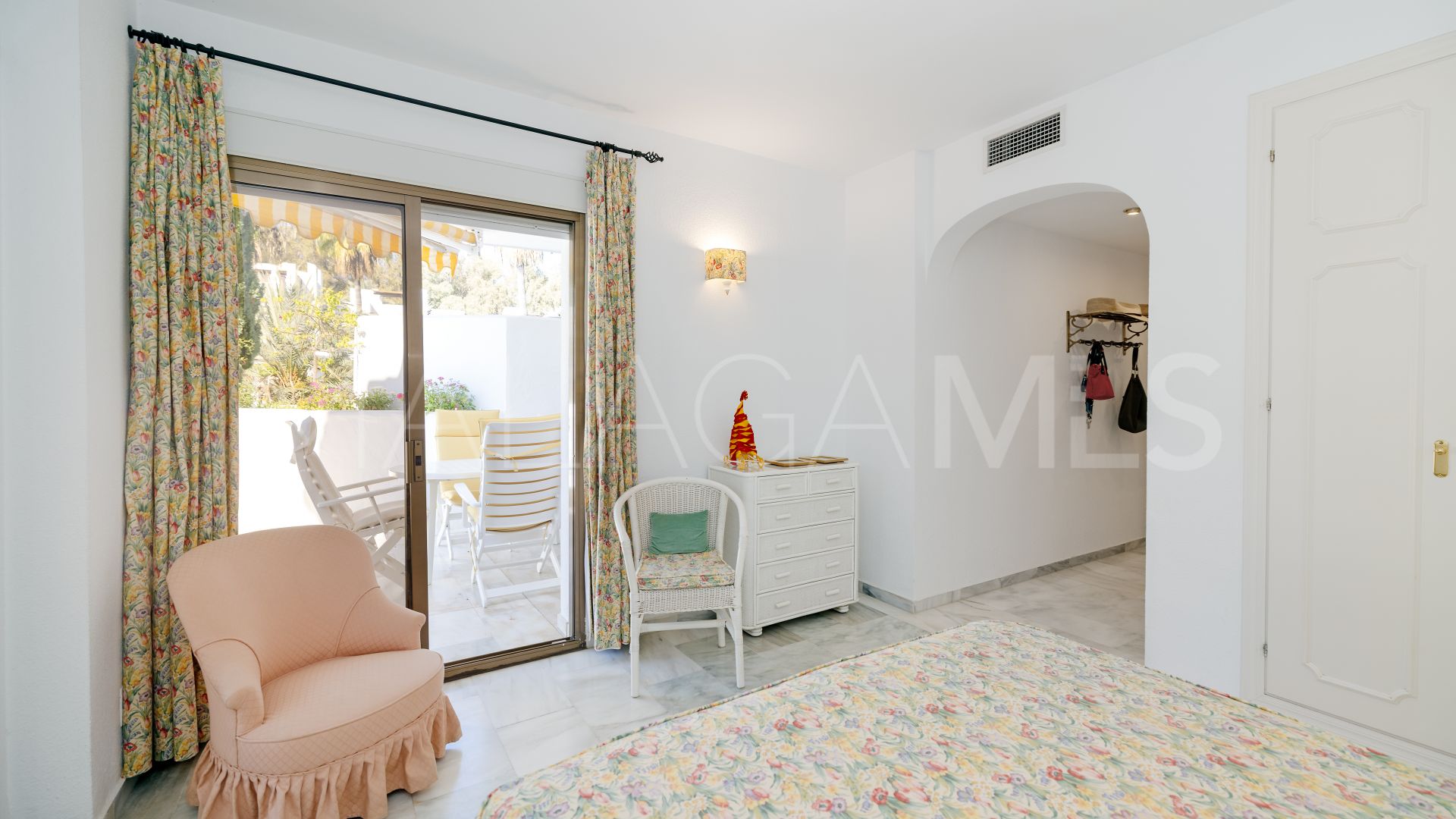 For sale apartment in Golden Beach