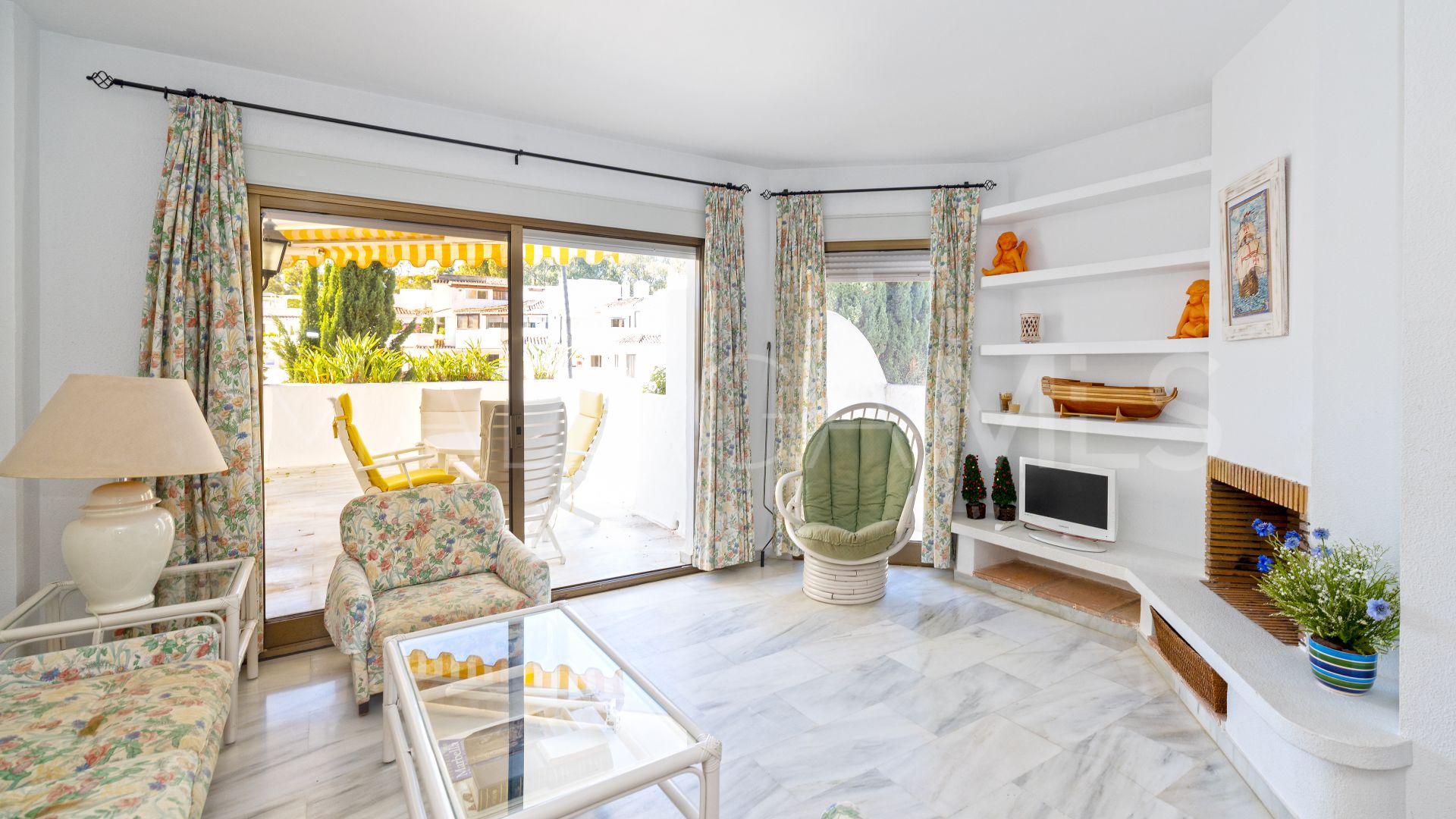 For sale apartment in Golden Beach