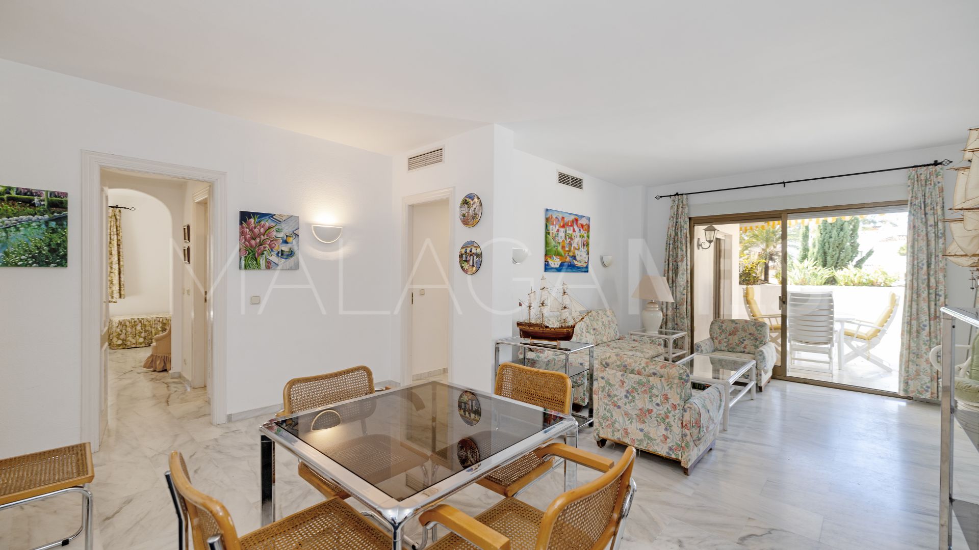 For sale apartment in Golden Beach