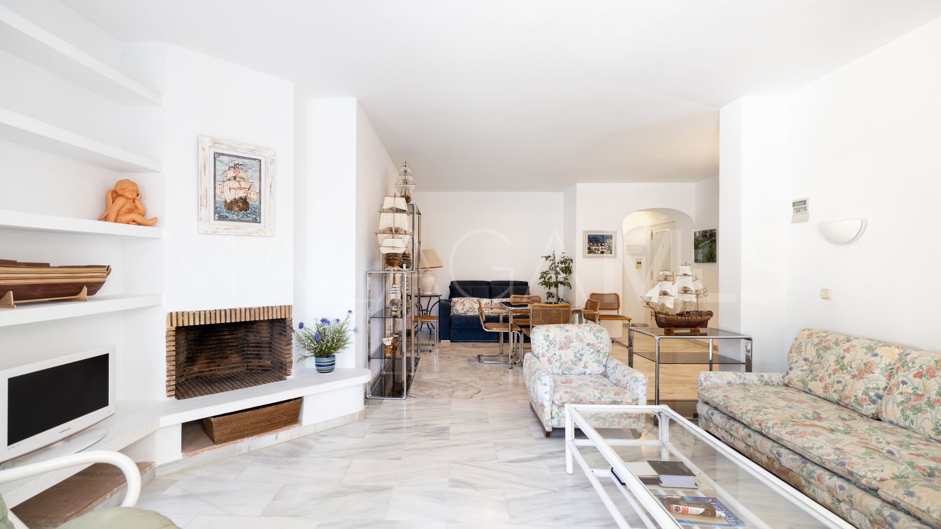 For sale apartment in Golden Beach