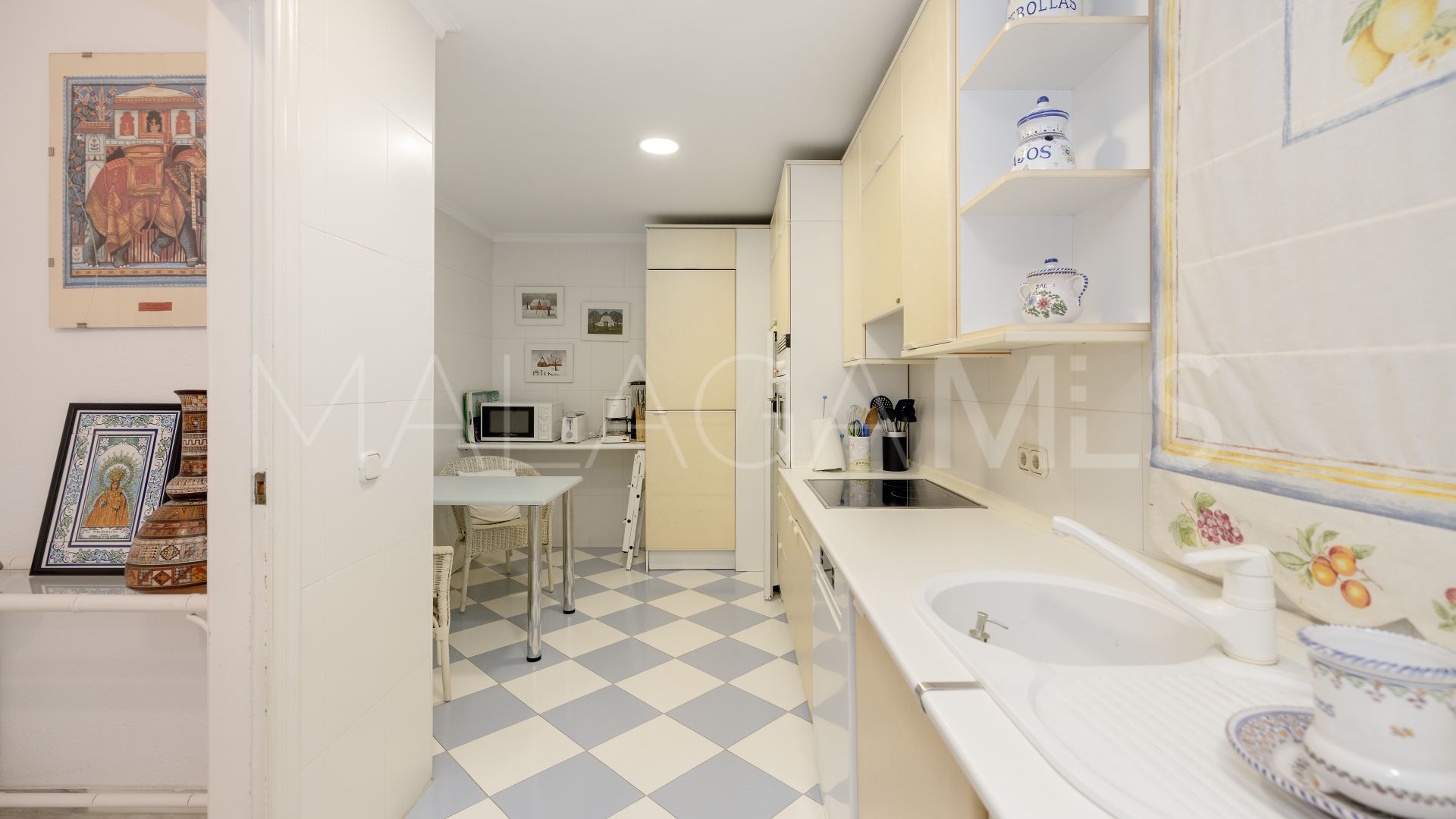 For sale apartment in Golden Beach