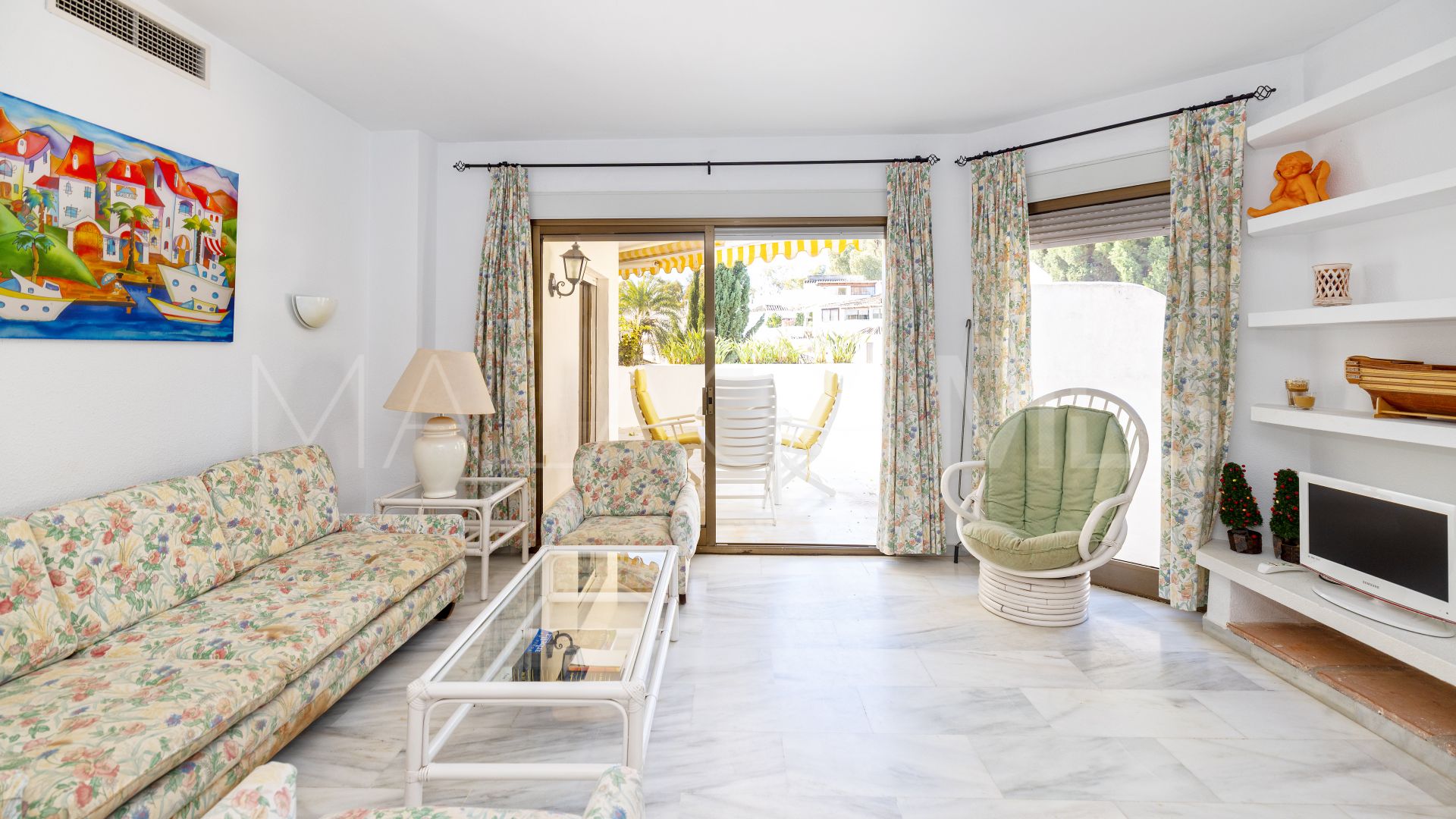 For sale apartment in Golden Beach