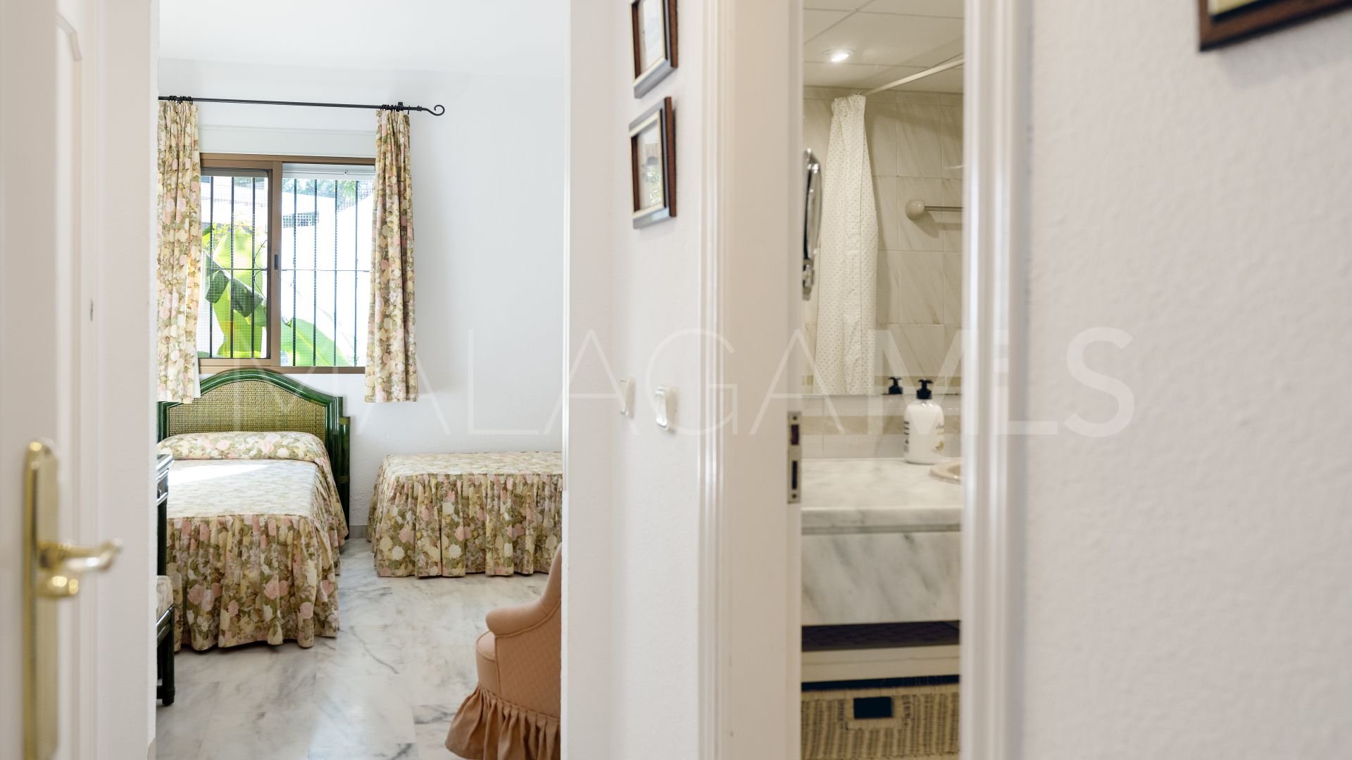 For sale apartment in Golden Beach