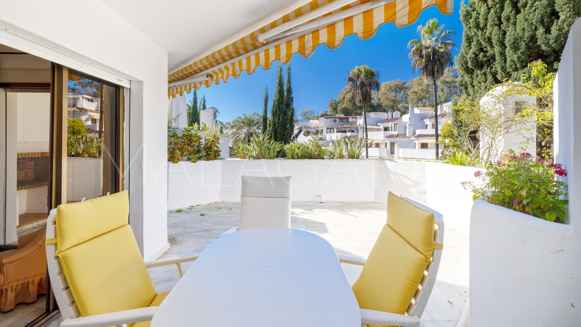 For sale apartment in Golden Beach