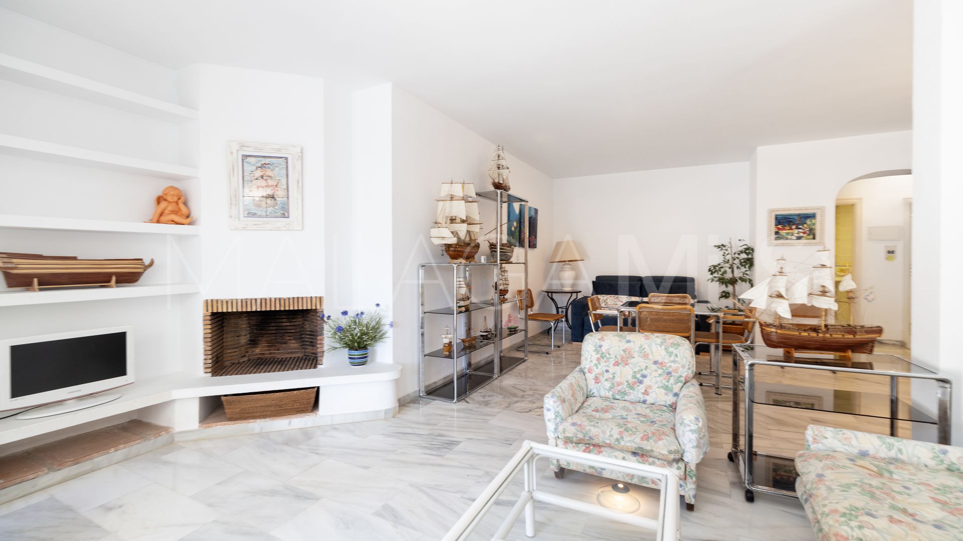 For sale apartment in Golden Beach