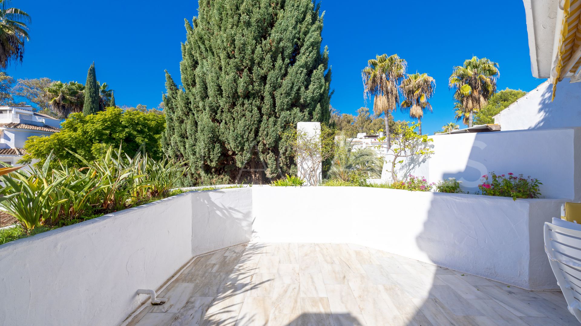 For sale apartment in Golden Beach