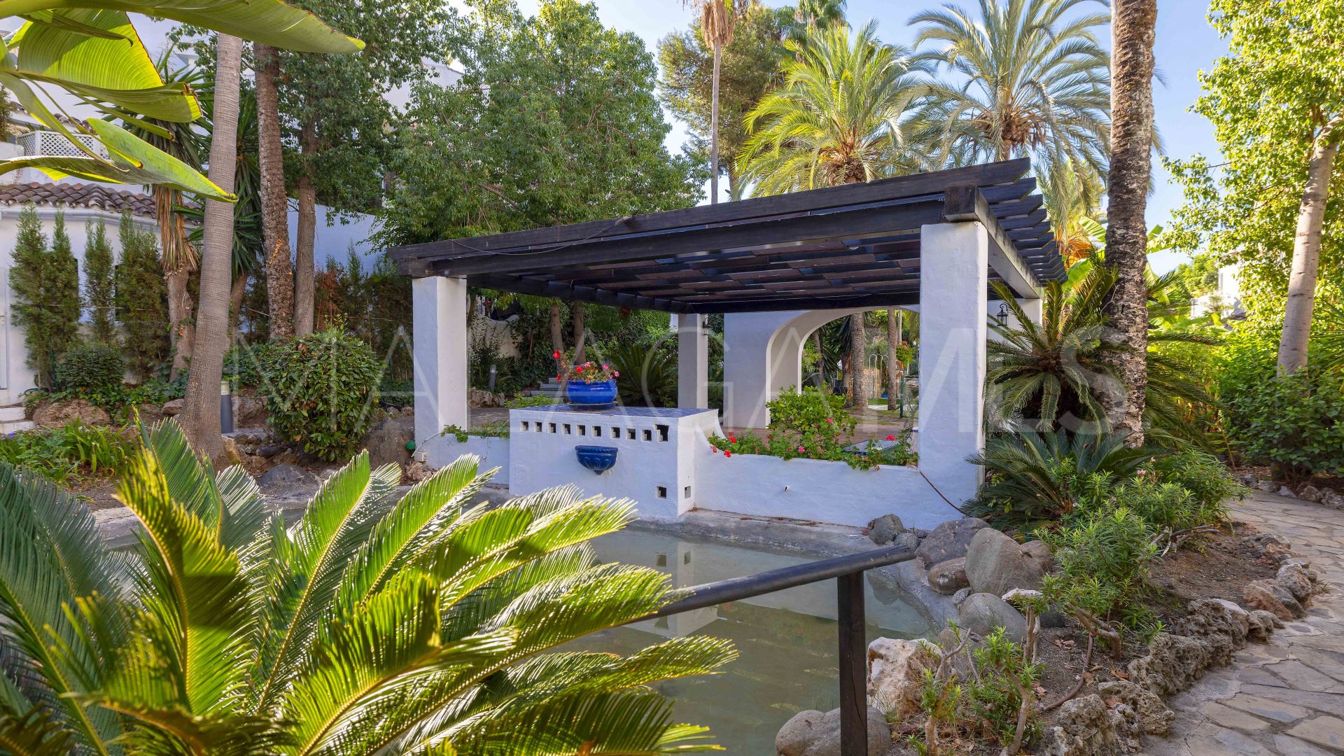 For sale apartment in Golden Beach